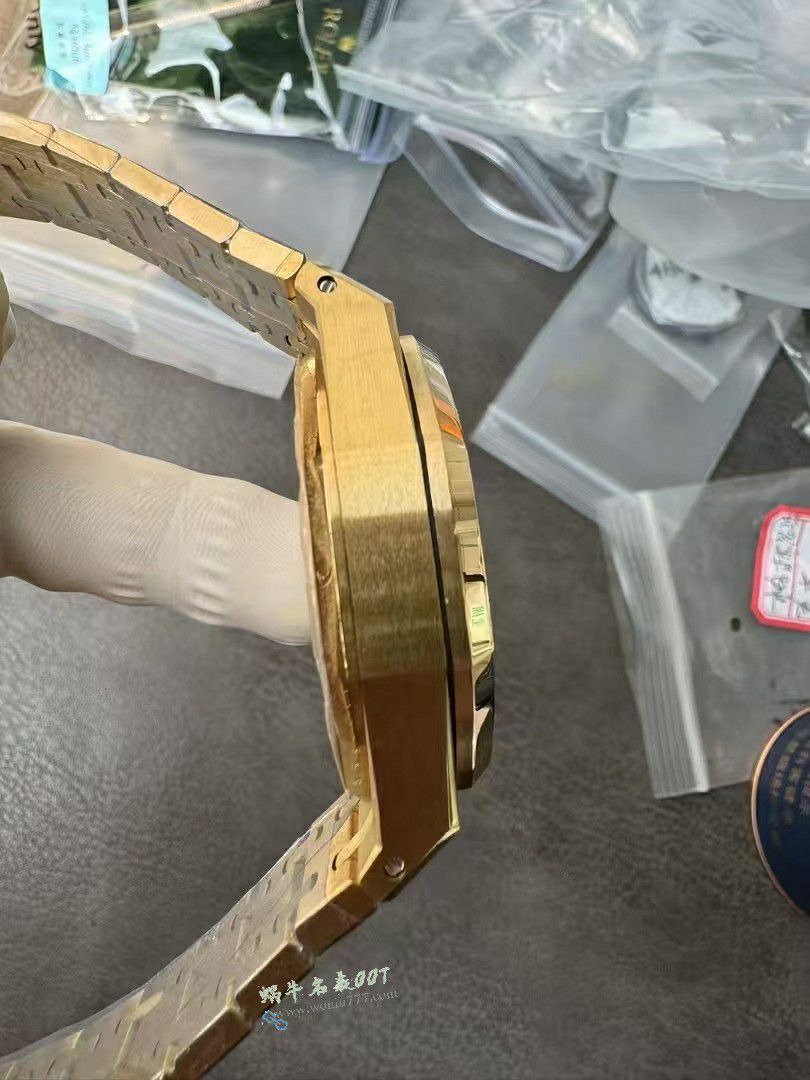 APS Audemars Piguet Royal Oak  series 26240BA.GG.1324BA.01 watches  / AP317