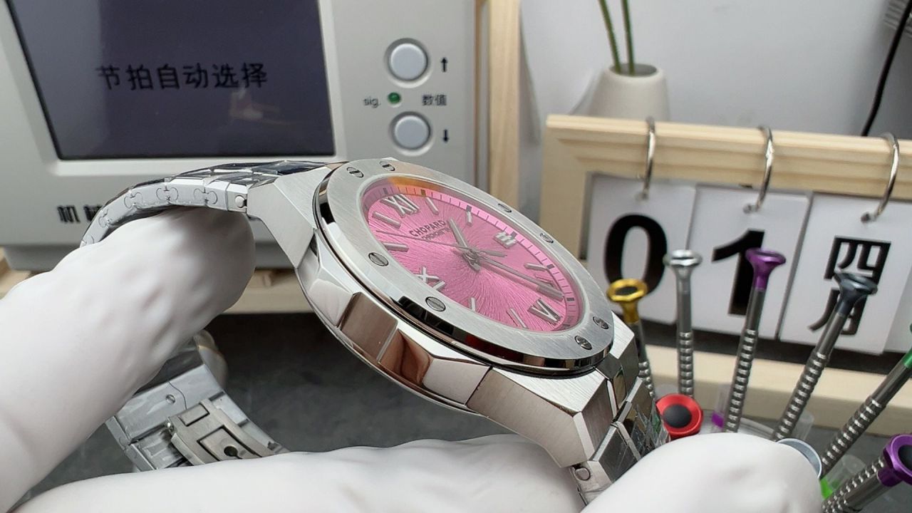 GH Chopard Snow Mountain Proud Wings  series  Pink Dial   Calendar 款 watches  / XB089