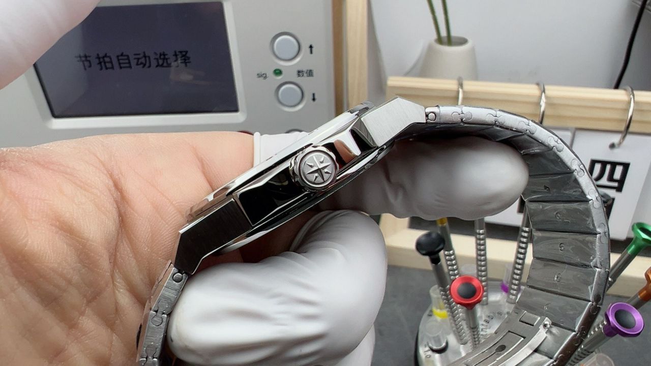 GH Chopard Snow Mountain Proud Wings  series  Pink Dial   Calendar 款 watches  / XB089