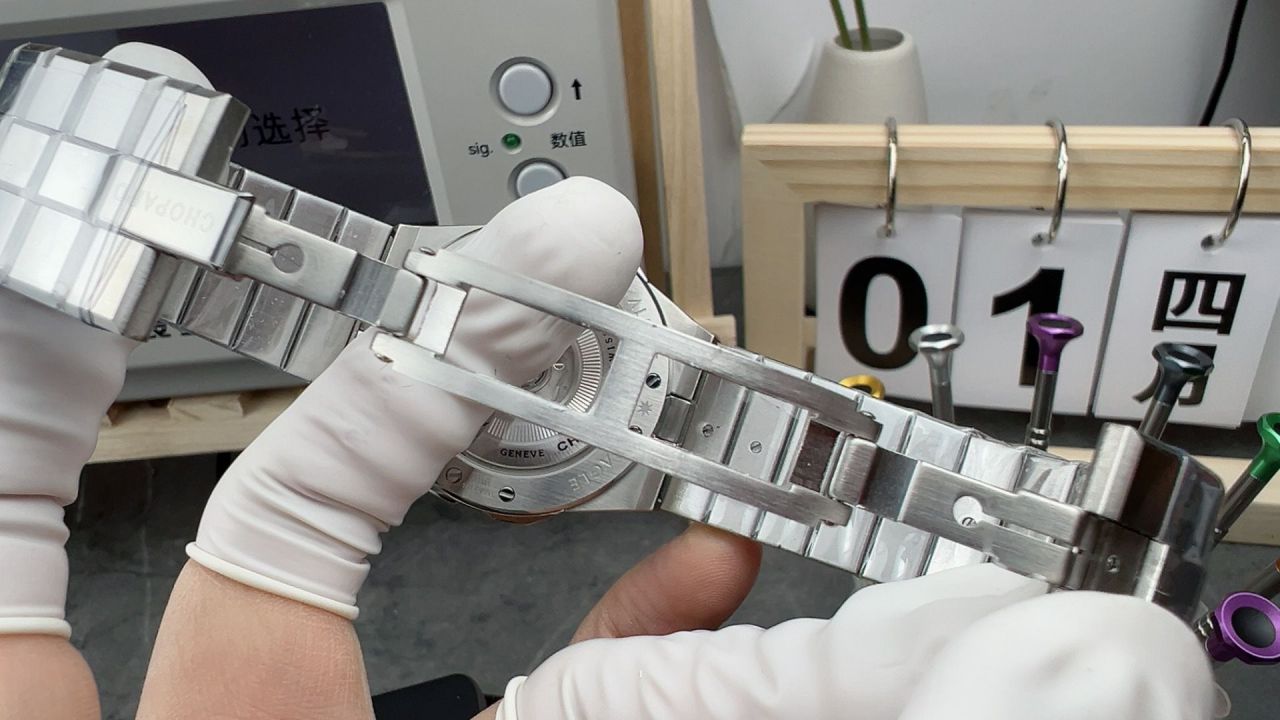 GH Chopard Snow Mountain Proud Wings  series  Pink Dial   Calendar 款 watches  / XB089