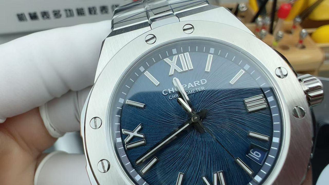 GH Chopard Snow Mountain Proud Wings  replica  watch298600-3001 watches  / XB090