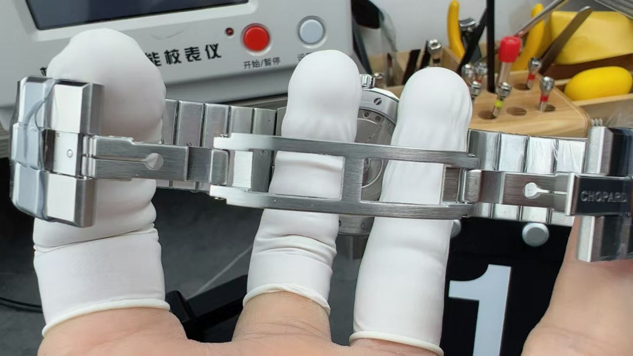 GH Chopard Snow Mountain Proud Wings  replica  watch298600-3001 watches  / XB090