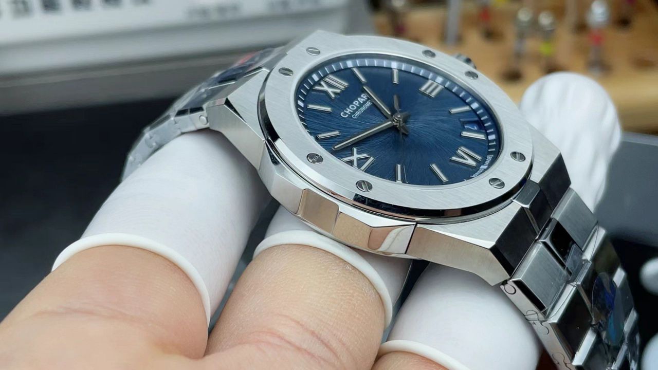 GH Chopard Snow Mountain Proud Wings  replica  watch298600-3001 watches  / XB090