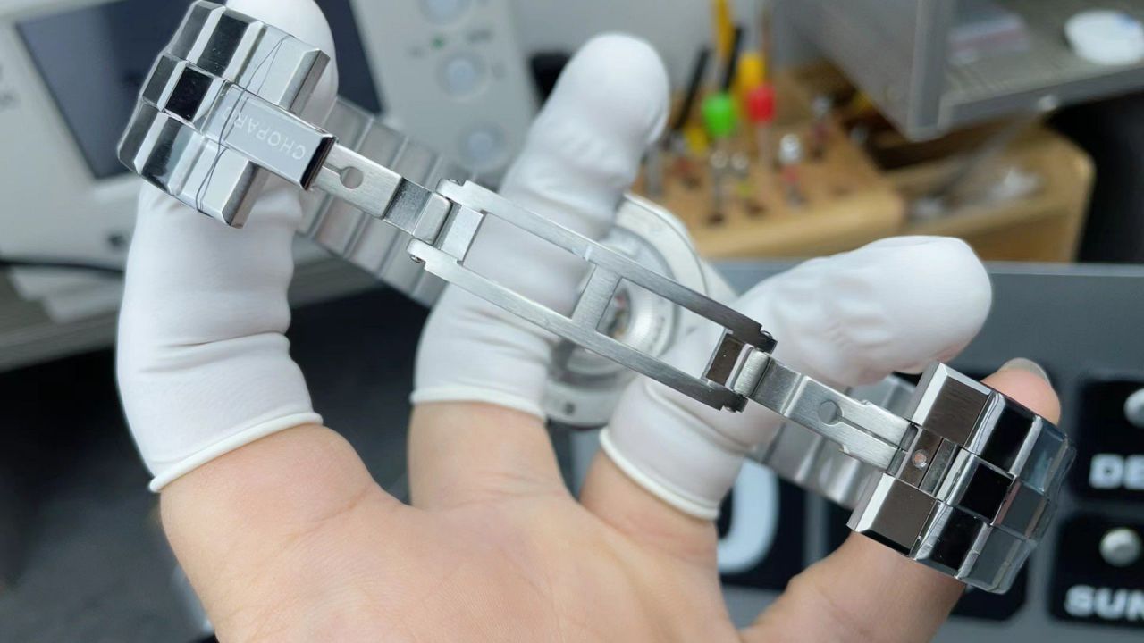 GH Chopard Snow Mountain Proud Wings  replica  watch298600-3001 watches  / XB090