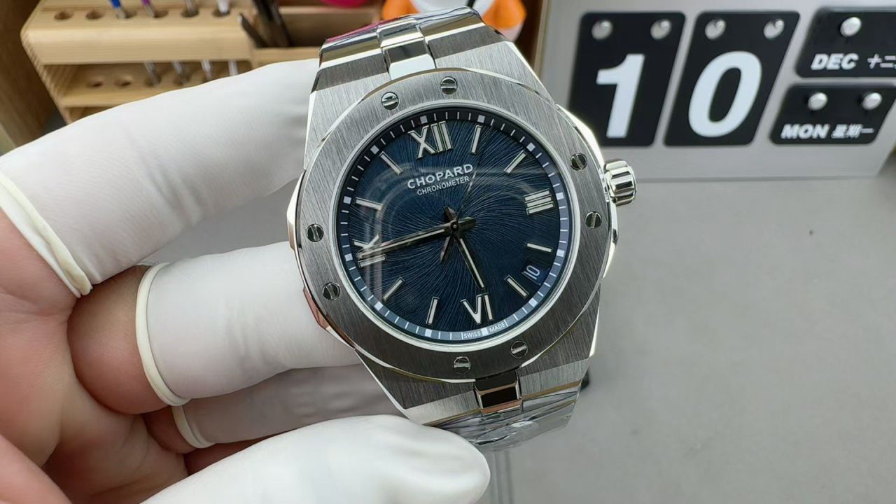 GH Chopard Snow Mountain Proud Wings  replica  watch298600-3001 watches  / XB090