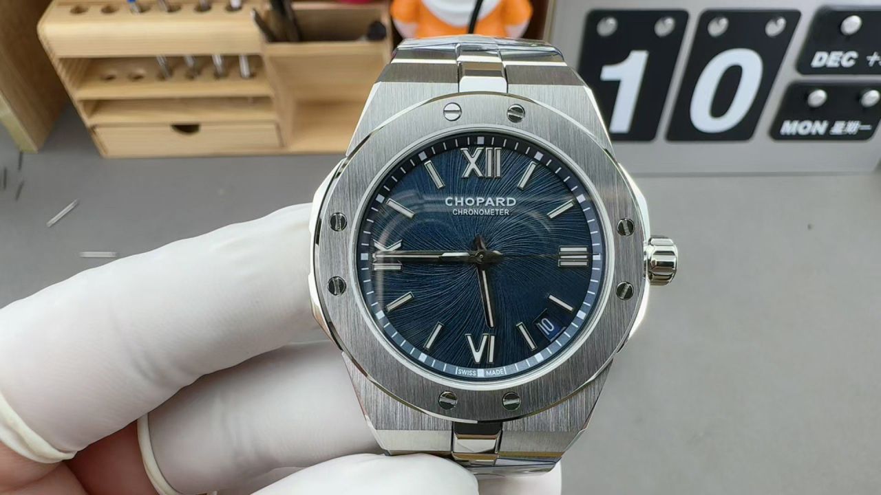 GH Chopard Snow Mountain Proud Wings  replica  watch298600-3001 watches  / XB090