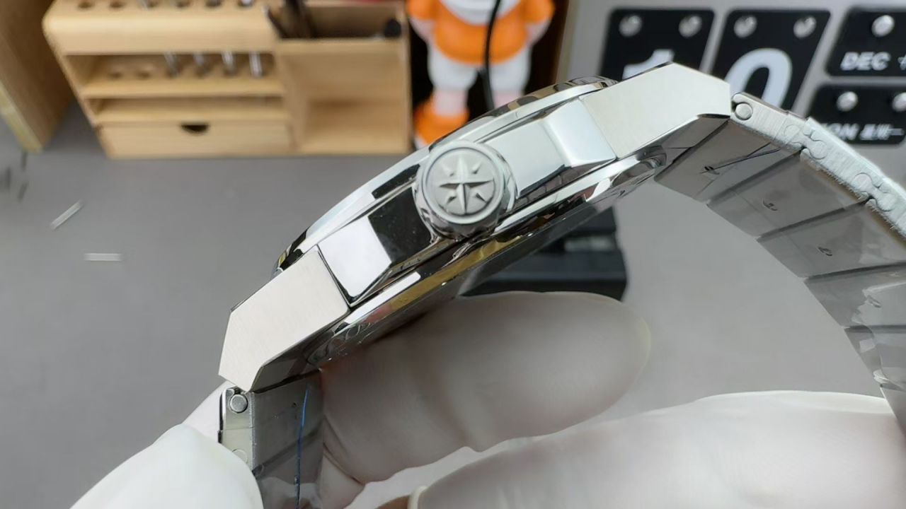 GH Chopard Snow Mountain Proud Wings  replica  watch298600-3001 watches  / XB090