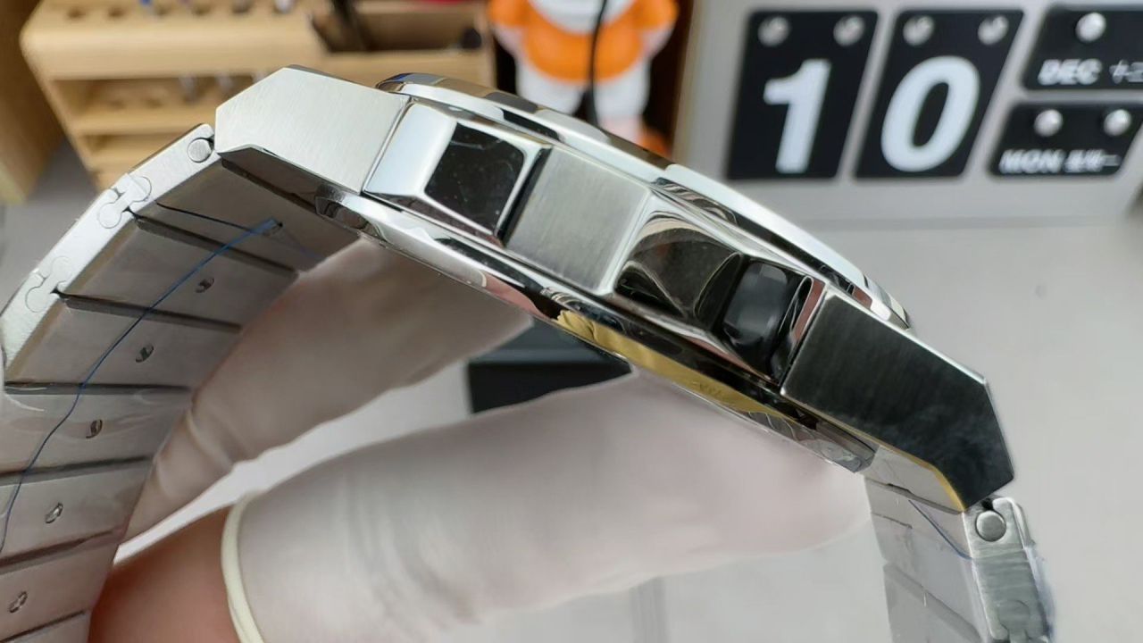 GH Chopard Snow Mountain Proud Wings  replica  watch298600-3001 watches  / XB090