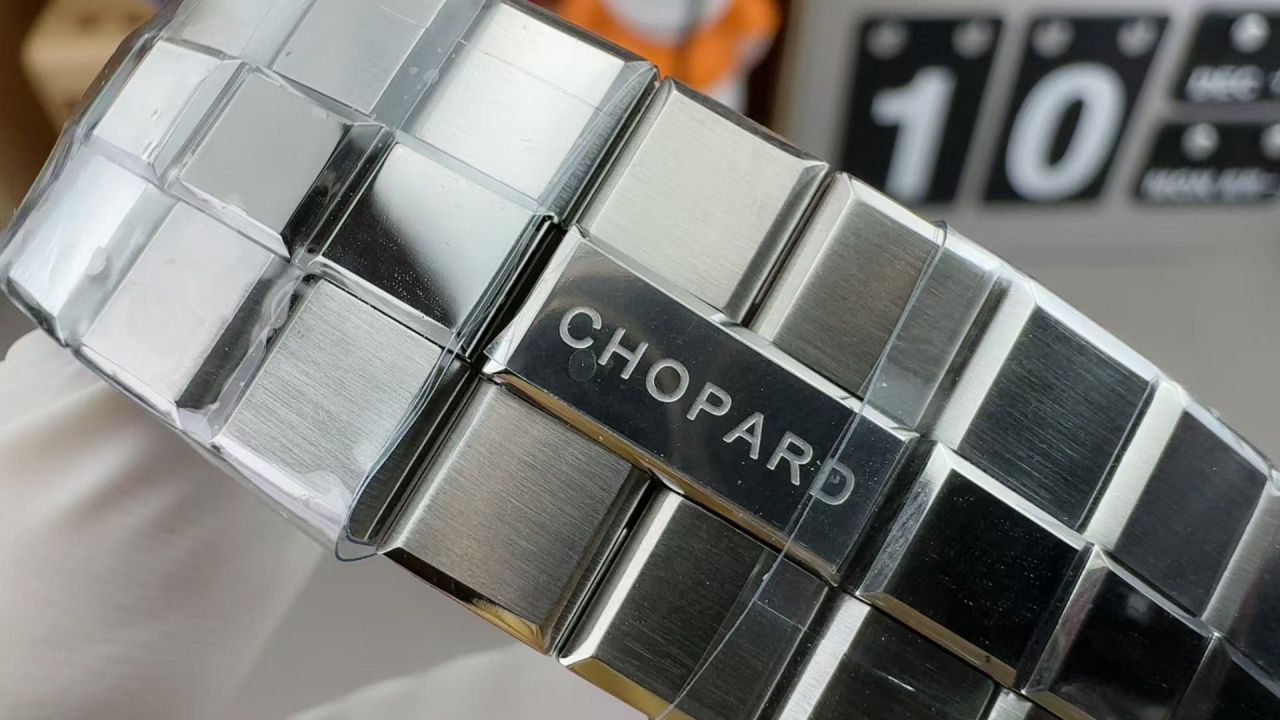 GH Chopard Snow Mountain Proud Wings  replica  watch298600-3001 watches  / XB090