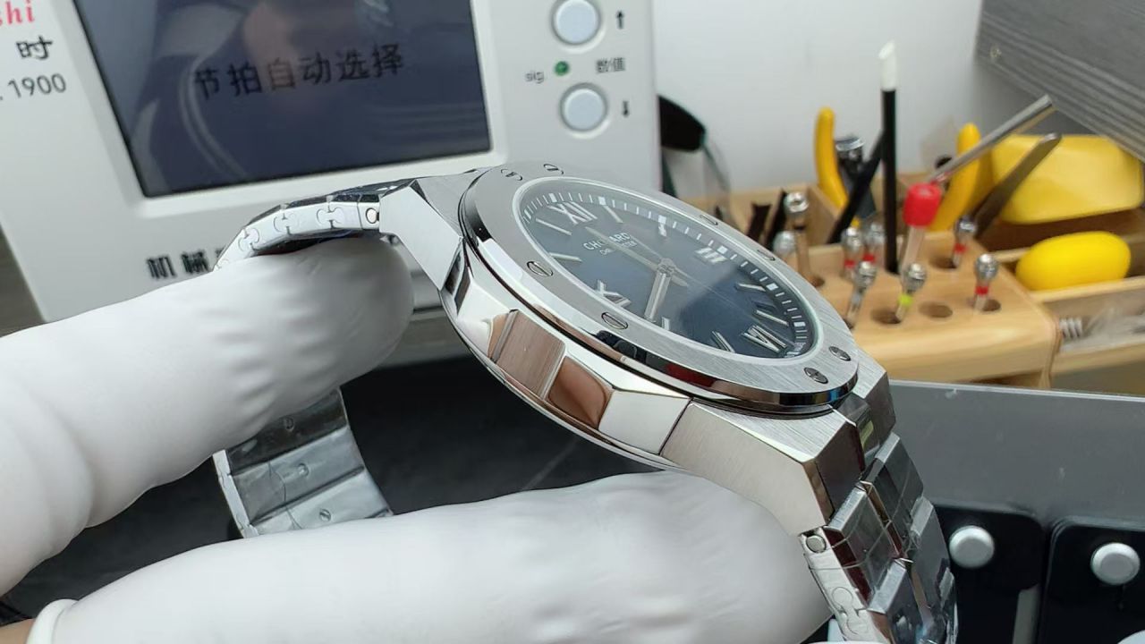 GH Chopard Snow Mountain Proud Wings  replica  watch298600-3001 watches  / XB090