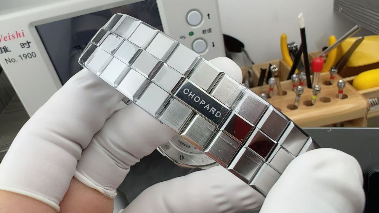 GH Chopard Snow Mountain Proud Wings  replica  watch298600-3001 watches  / XB090