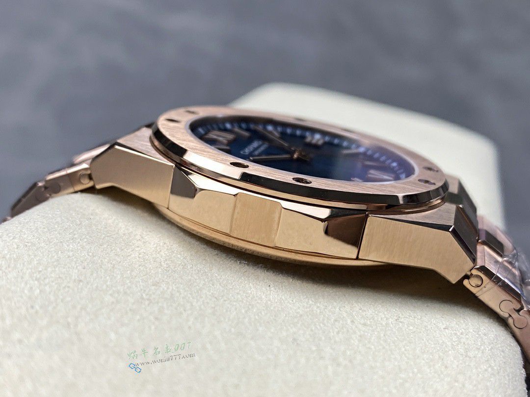 GH Chopard Snow Mountain Proud Wings  set  / XB092