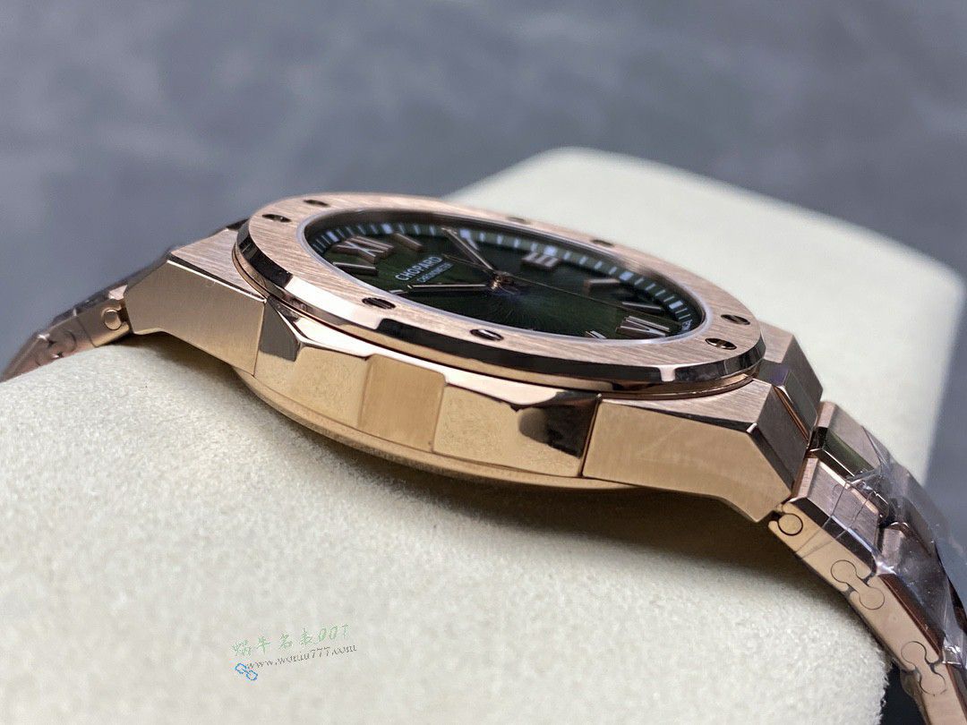 GH Chopard Snow Mountain Proud Wings  set  / XB092