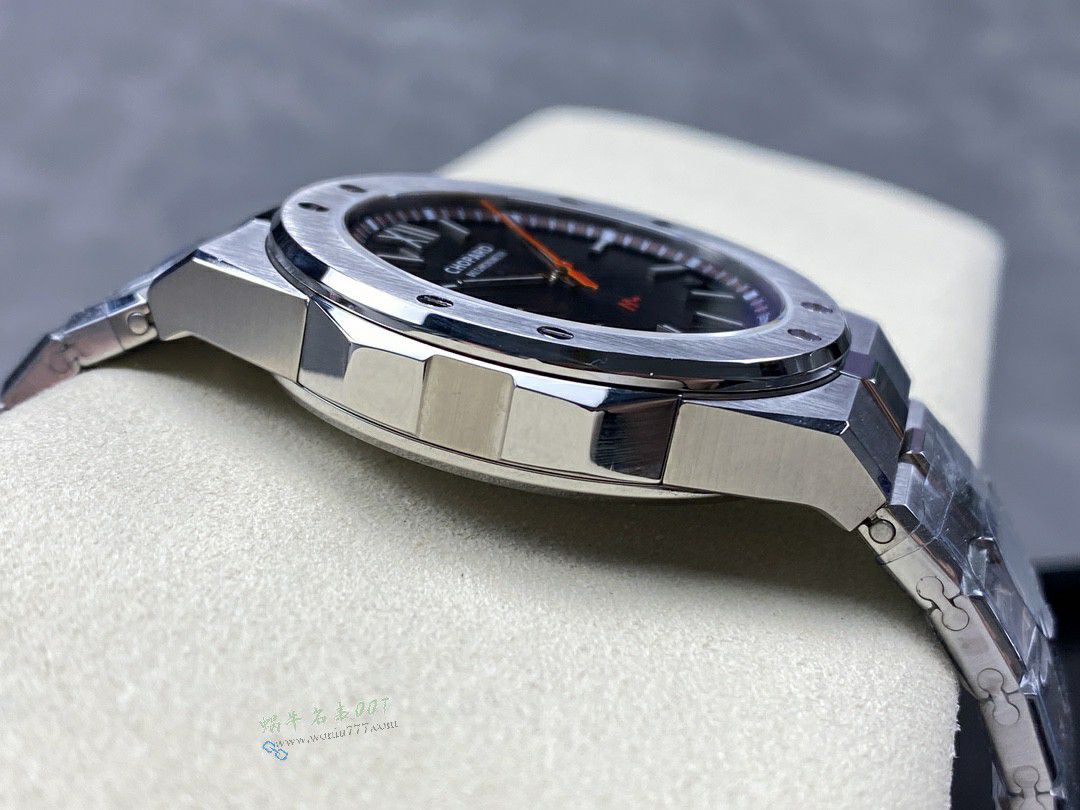 GH Chopard Snow Mountain Proud Wings  set  / XB092