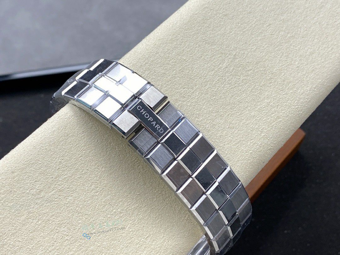 GH Chopard Snow Mountain Proud Wings  set  / XB092