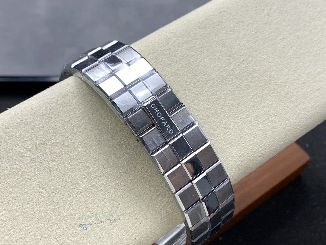 GH Chopard Snow Mountain Proud Wings  set  / XB092