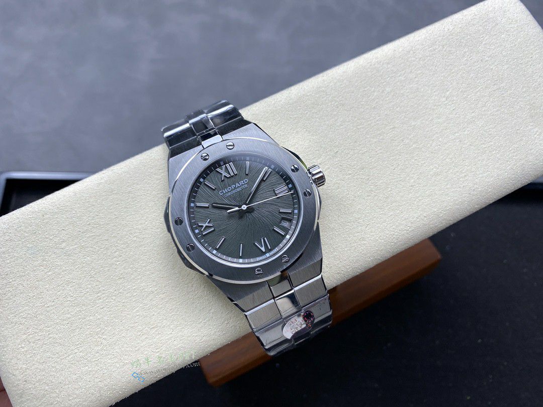 GH Chopard Snow Mountain Proud Wings  set  / XB092