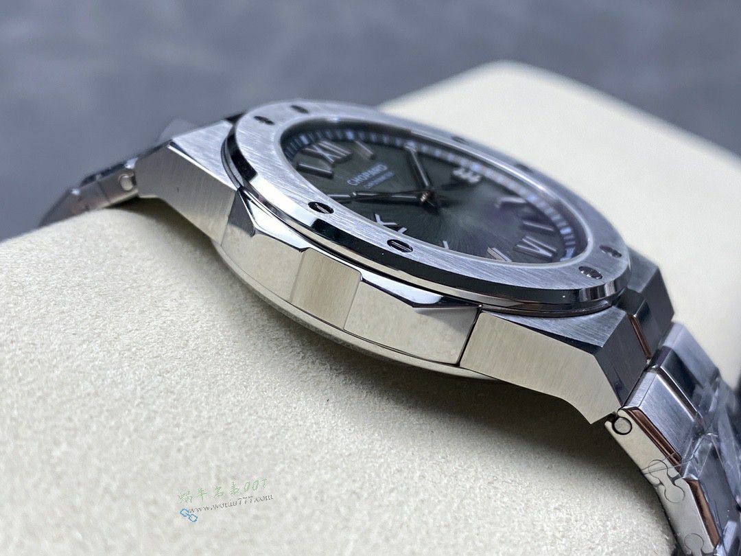 GH Chopard Snow Mountain Proud Wings  set  / XB092