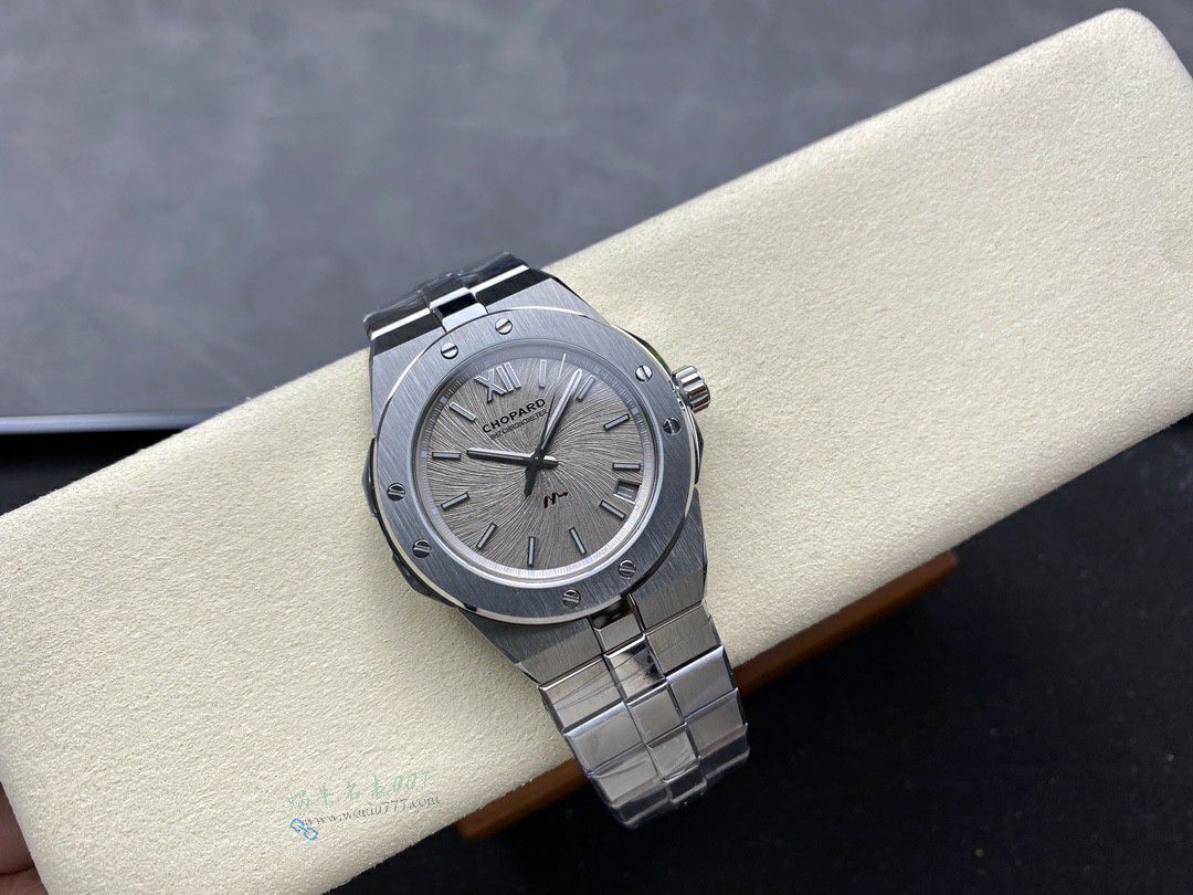 GH Chopard Snow Mountain Proud Wings  set  / XB092