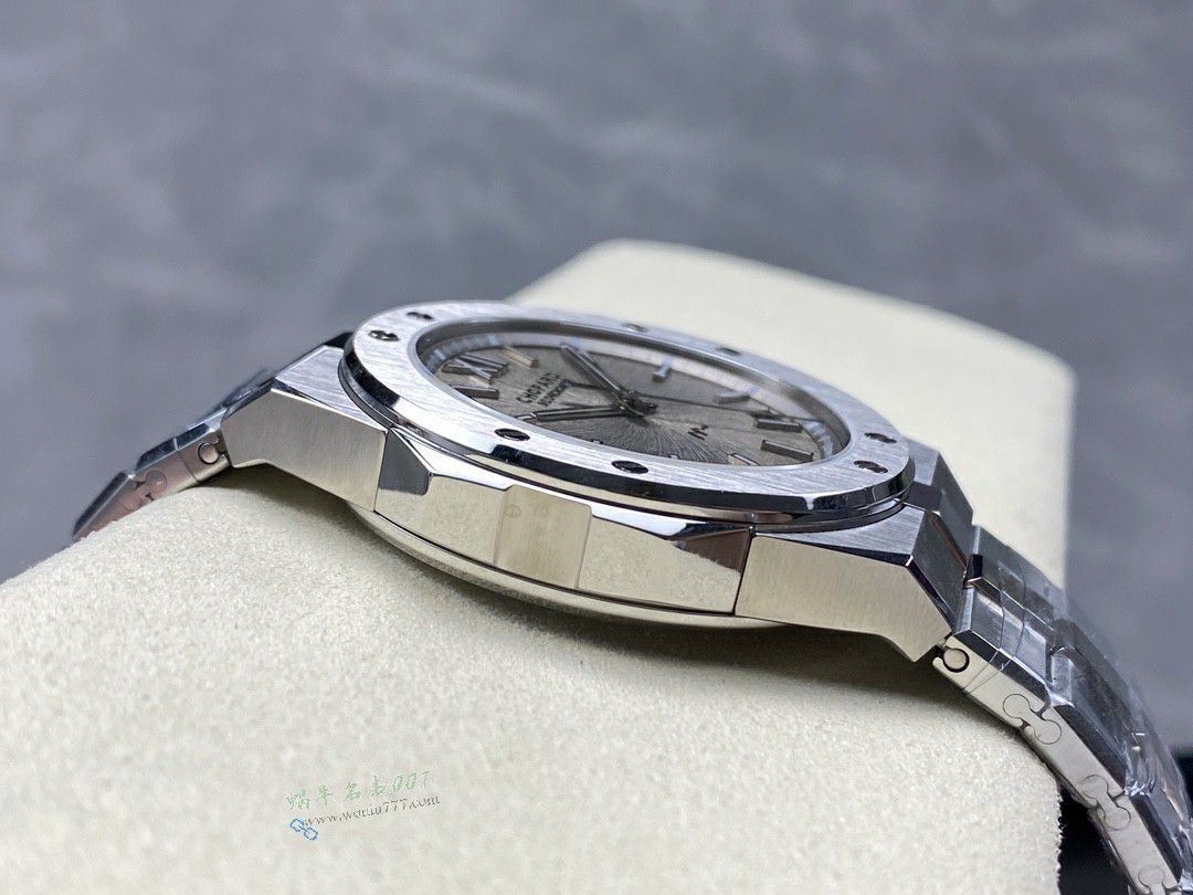 GH Chopard Snow Mountain Proud Wings  set  / XB092