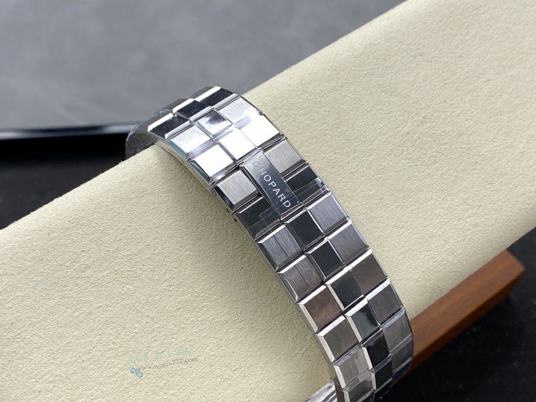 GH Chopard Snow Mountain Proud Wings  set  / XB092