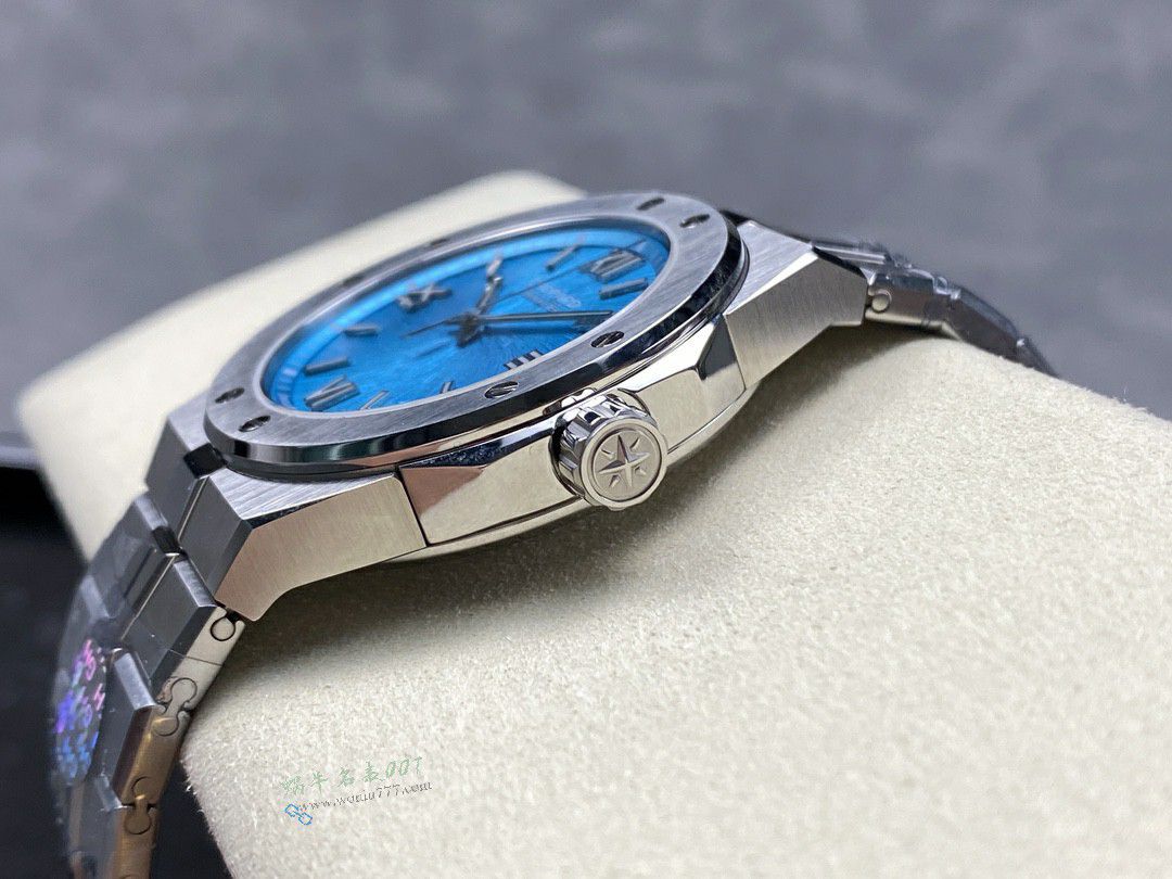 GH Chopard Snow Mountain Proud Wings  set  / XB092