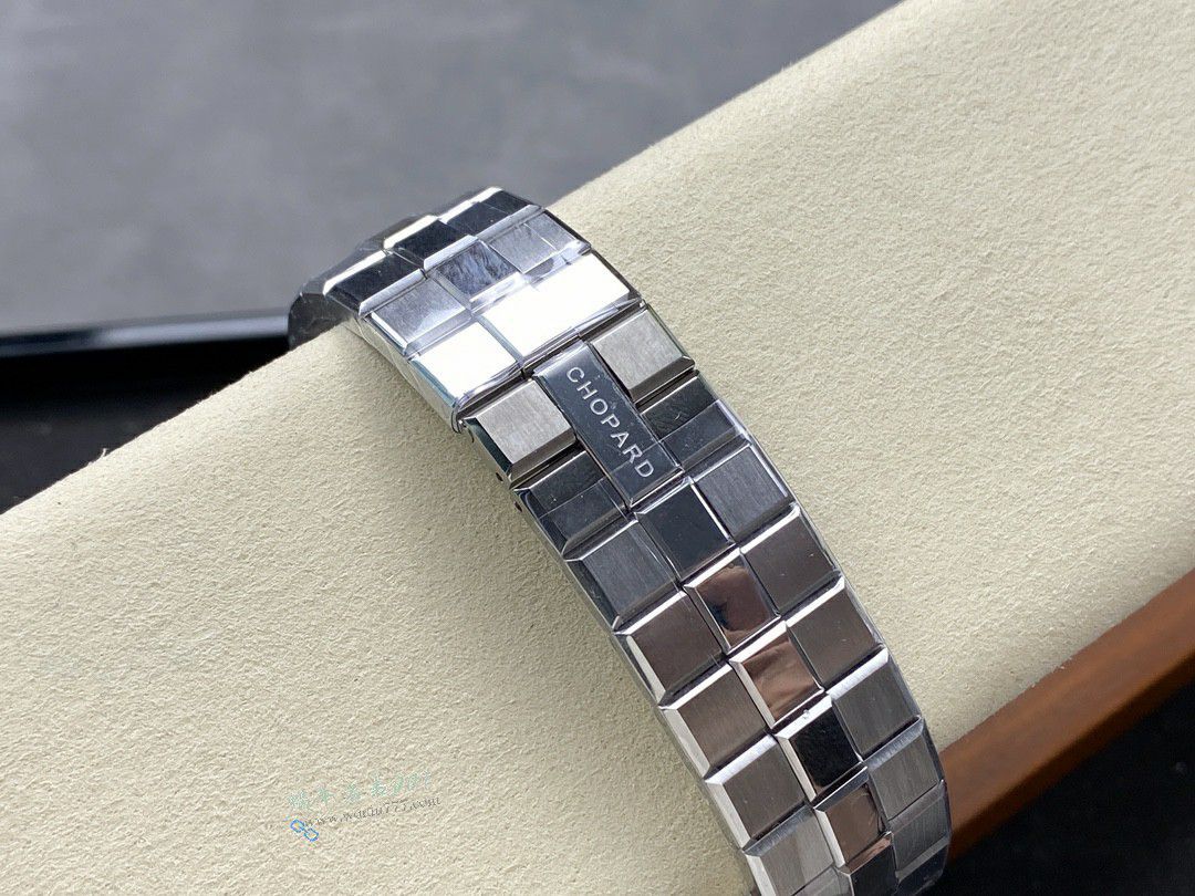 GH Chopard Snow Mountain Proud Wings  set  / XB092