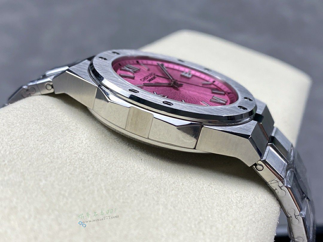 GH Chopard Snow Mountain Proud Wings  set  / XB092