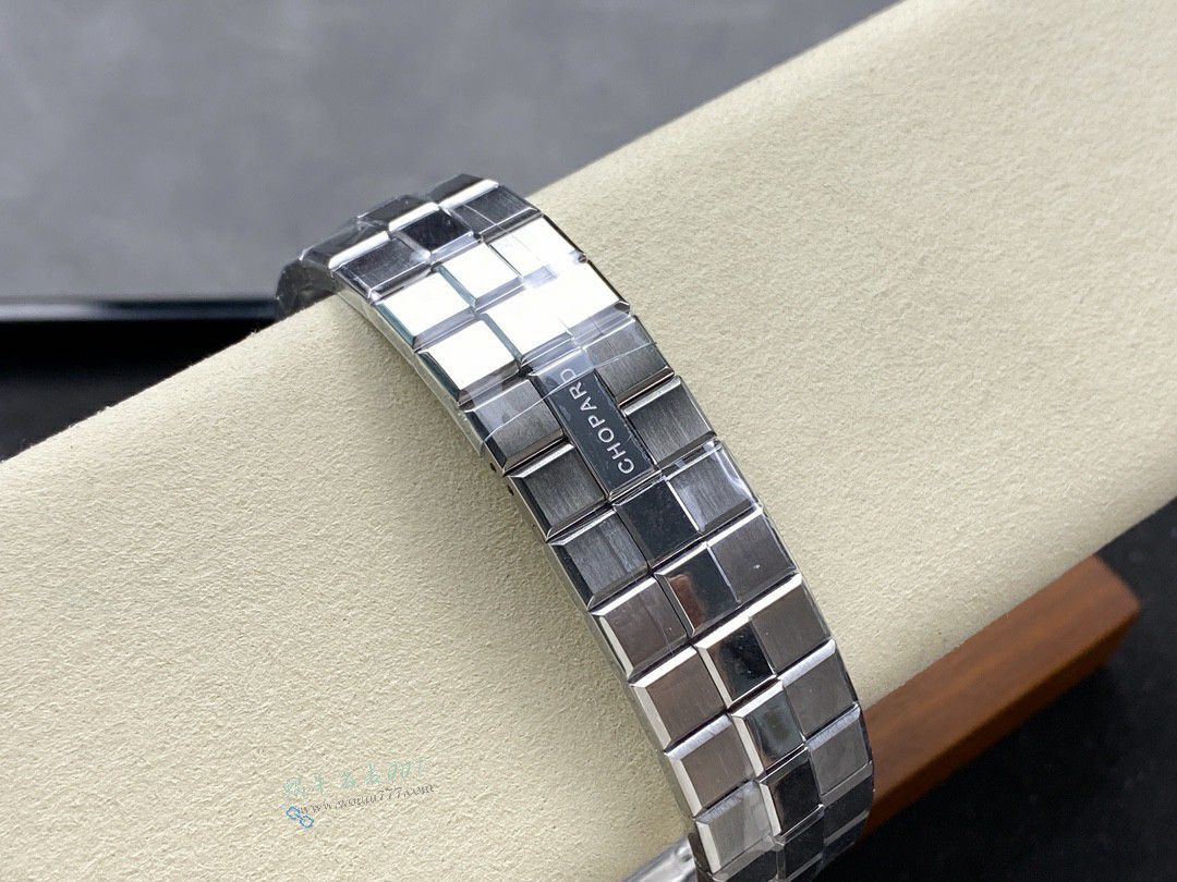 GH Chopard Snow Mountain Proud Wings  set  / XB092