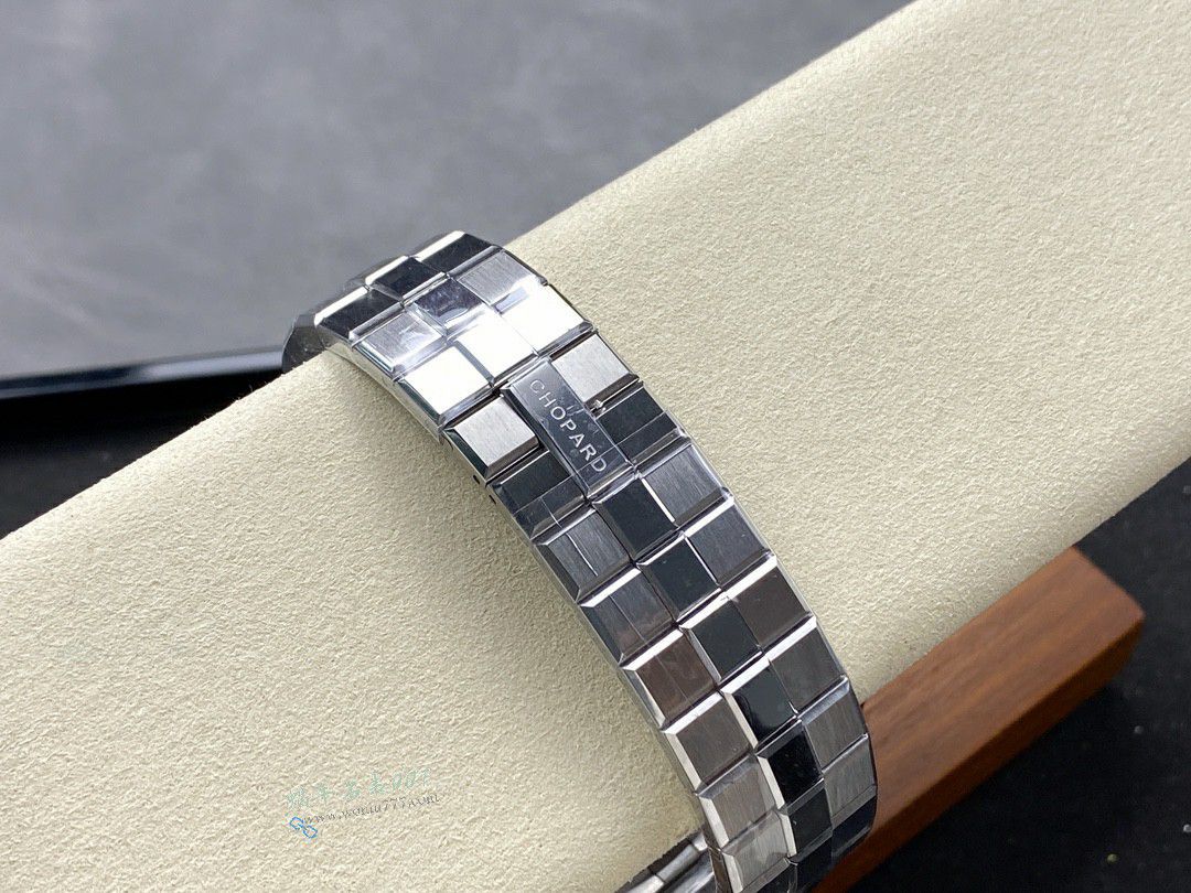 GH Chopard Snow Mountain Proud Wings  set  / XB092