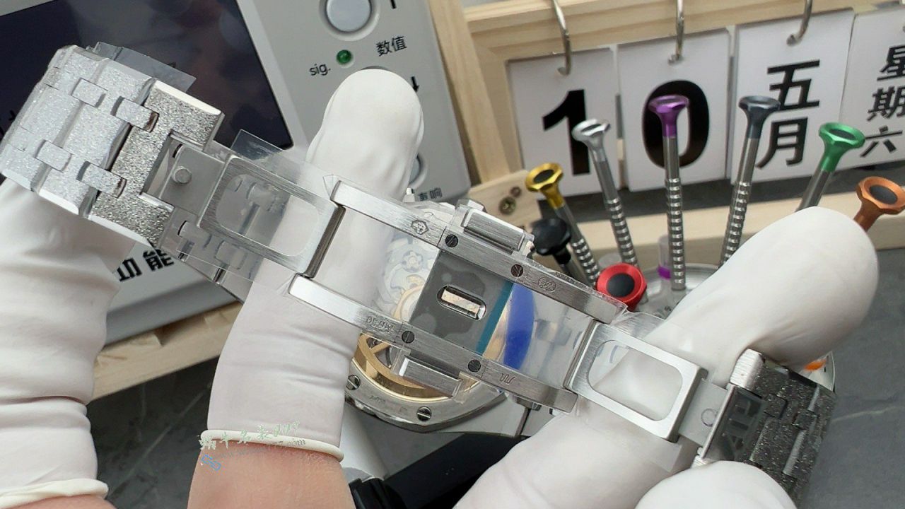 APS Audemars Piguet Royal Oak TOP replica  watch26239BC.GG.1224BC.02 watches  / AP318