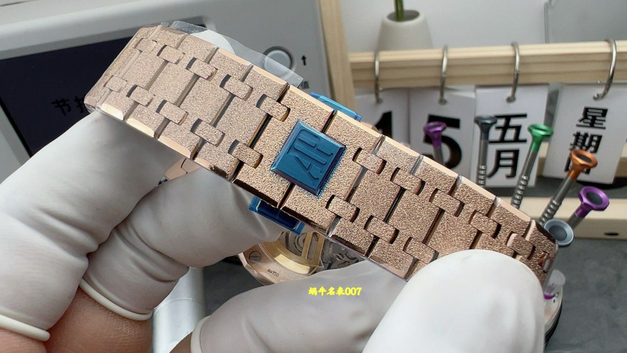 APS Audemars Piguet Royal Oak  series TOP replica  watch26239OR.GG.1224OR.01 watches  / AP320