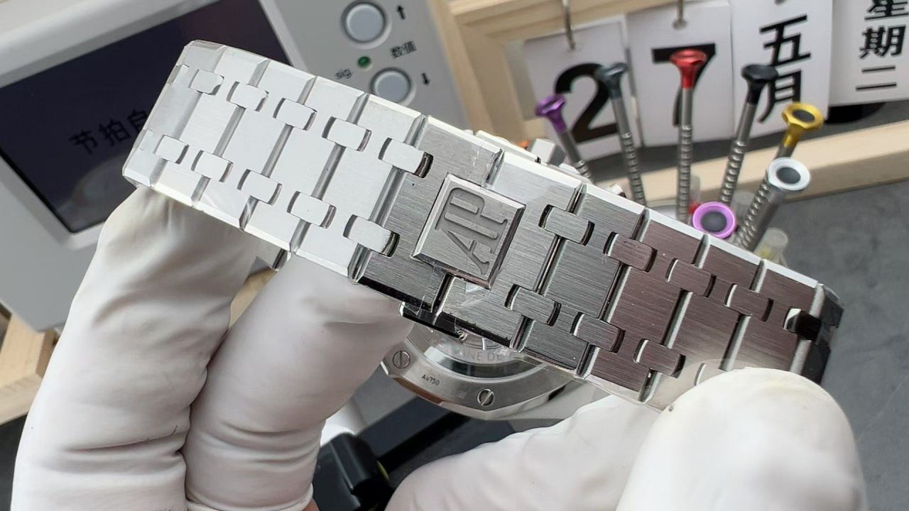 APS Factory Audemars Piguet Audemars Piguet Royal Oak 26240BC.OO.1320BC.01 watches  / AP323