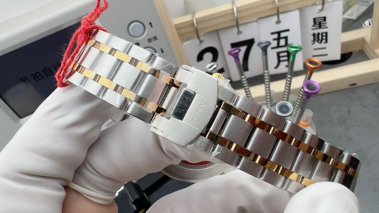 V7 Factory  Tudor Royal  series TOP replica  watchM28603-0003 watches  / DT089