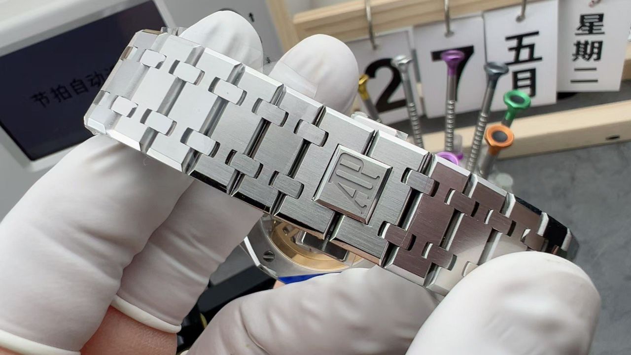 APS Factory Audemars Piguet Royal Oak  series 15510ST.OO.1320ST.08 watches  / AP326