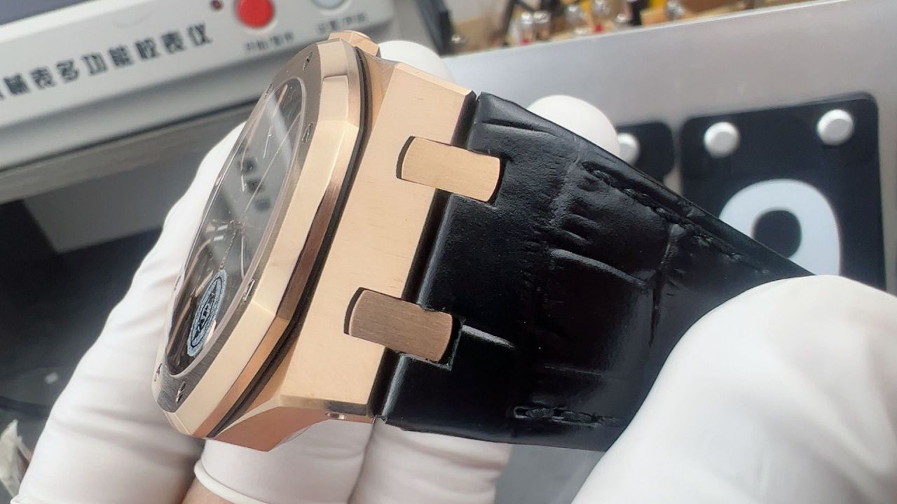 APS Factory Audemars Piguet Royal Oak  replica  watch15510OR.OO.D002CR.02 watches  / AP328