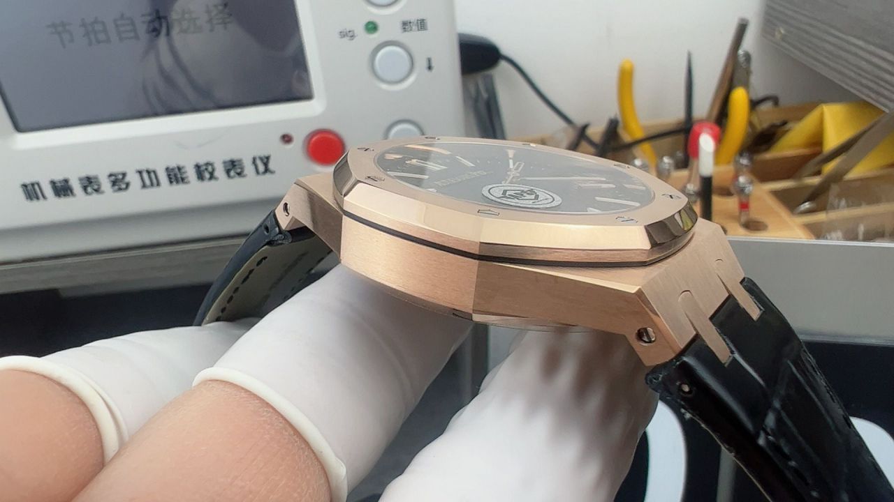 APS Factory Audemars Piguet Royal Oak  replica  watch15510OR.OO.D002CR.02 watches  / AP328