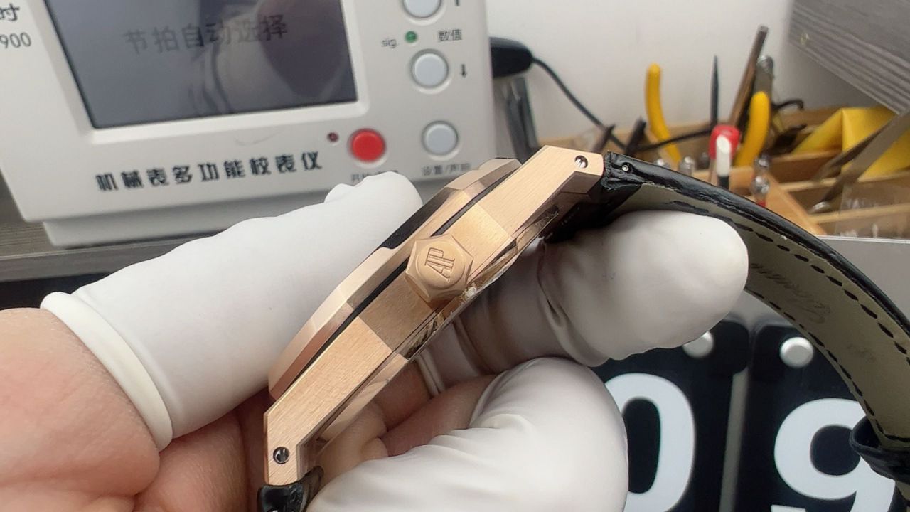 APS Factory Audemars Piguet Royal Oak  replica  watch15510OR.OO.D002CR.02 watches  / AP328