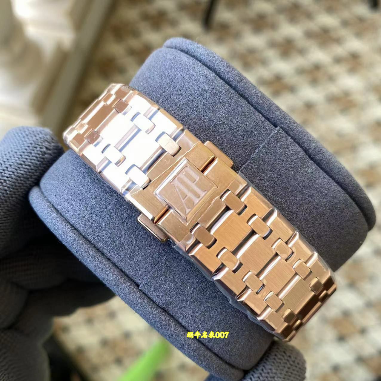 APS Factory Audemars Piguet Royal Oak TOP replica  watch26574OR.OO.1220OR.01 watches  / AP335