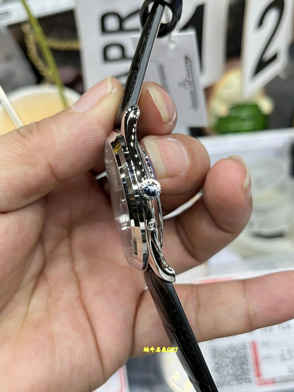  Video review APSJaeger-LeCoultre Moon Phase  Ultra-thin  Master Collection  series Q1368480 watches  / JJ207