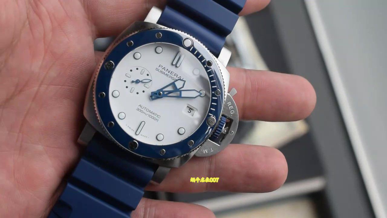  Video review Panerai Submarine series PAM01696 watches  / VSPAM01696