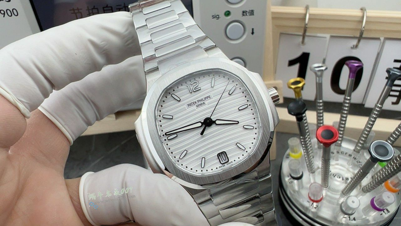 3K Patek Philippe Aquanaut Collection  series 7118/1A-010  Women  watches ( Nautilus ) / BD518