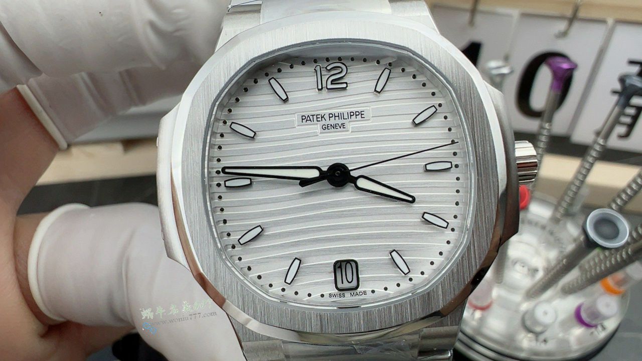 3K Patek Philippe Aquanaut Collection  series 7118/1A-010  Women  watches ( Nautilus ) / BD518