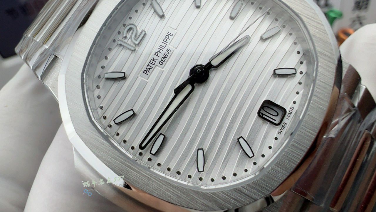 3K Patek Philippe Aquanaut Collection  series 7118/1A-010  Women  watches ( Nautilus ) / BD518