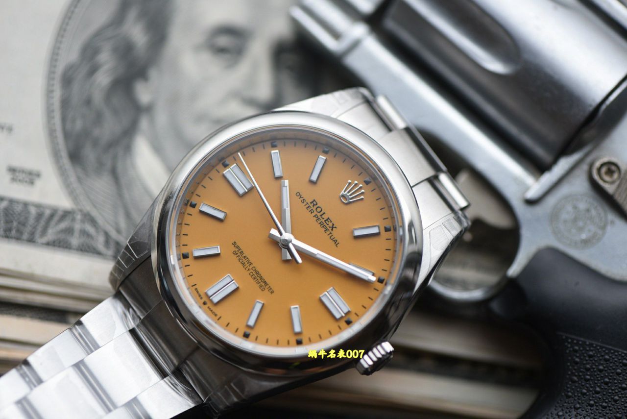 vs Rolex  Oyster Perpetual  41 mm m124300-0004 watches  / R1005