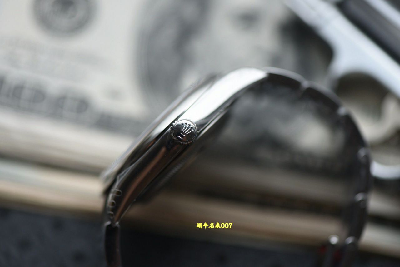 vs Rolex  Oyster Perpetual  41 mm m124300-0004 watches  / R1005