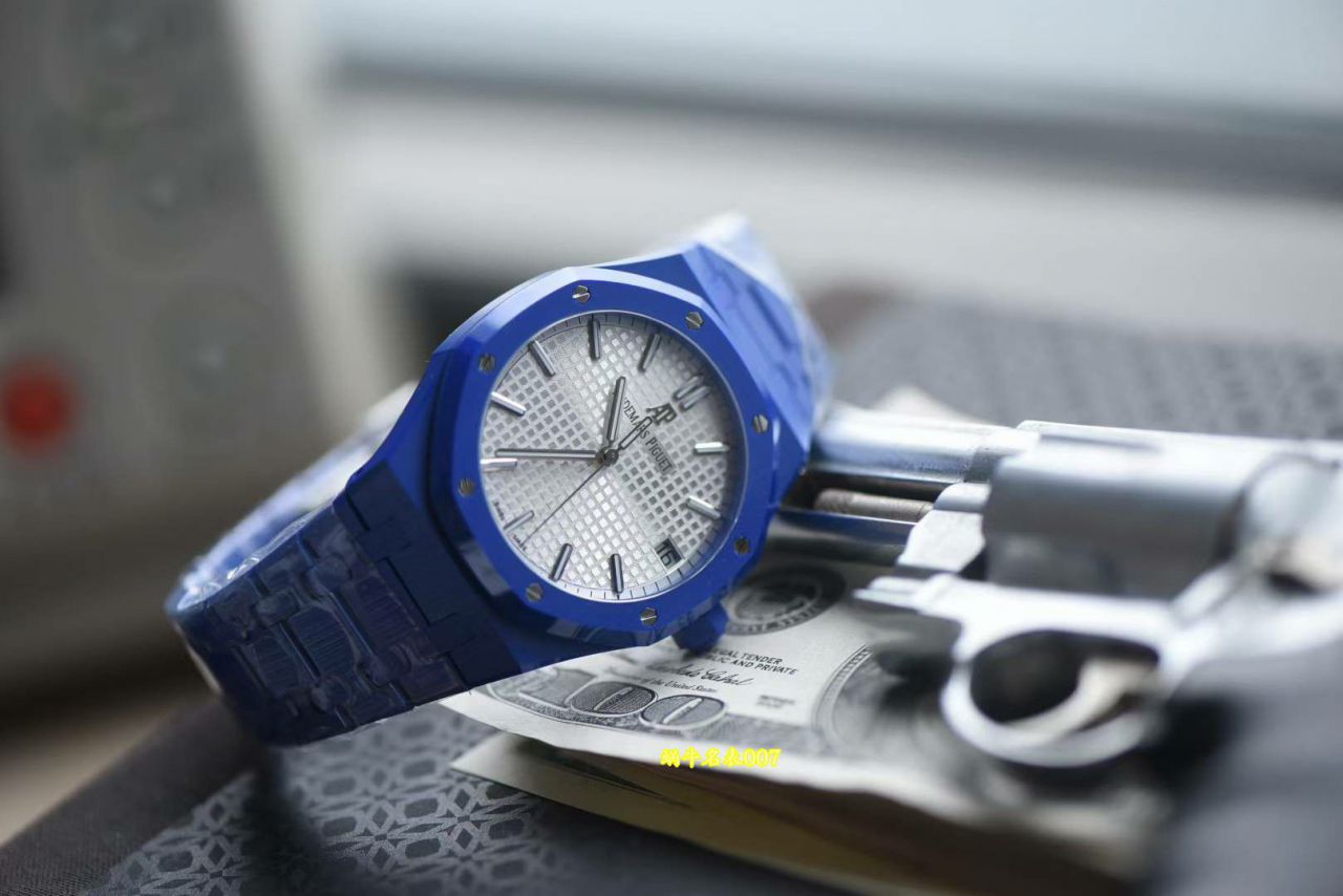 视频APS Audemars Piguetcal.4302 Customized movement 15500 100% ceramic style  watch / AP359