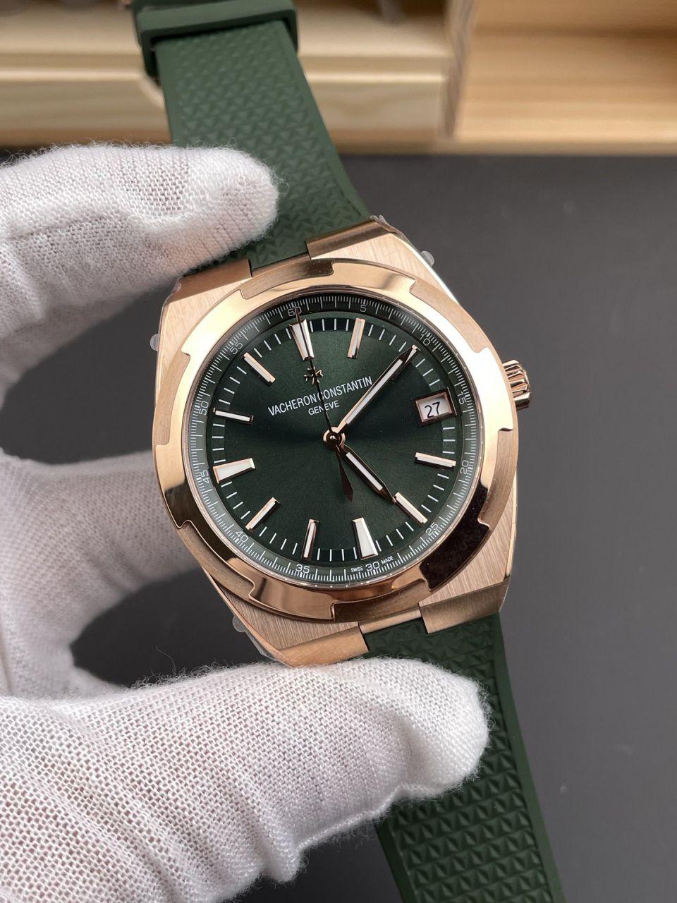 8F Vacheron Constantin Overseas  series 4520V/210R-B967 watches  / JS281