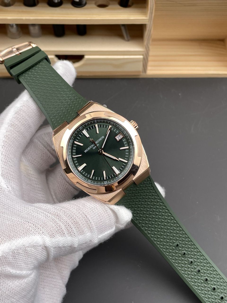 8F Vacheron Constantin Overseas  series 4520V/210R-B967 watches  / JS281