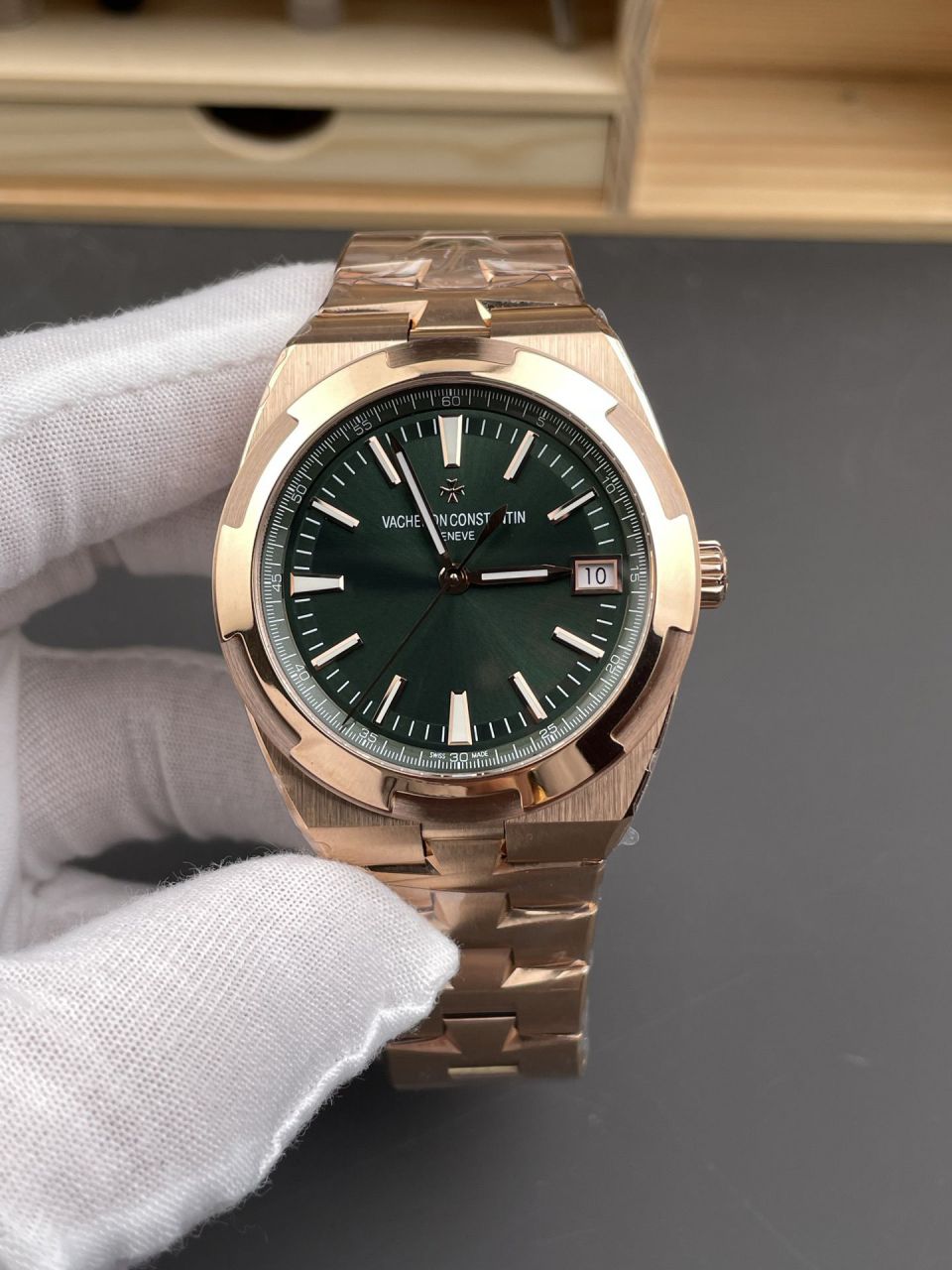 8F Vacheron Constantin Overseas  series 4520V/210R-B967 watches  / JS281